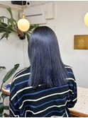 ネイビーカラーがおしゃれなハイライトデザイン