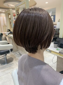 アッシュ 仙川店(Ash) ショート白髪ぼかし 大人 ボブ  美髪 白髪染め 仙川 くせ毛 50代