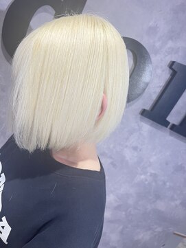 フリーダム 宇部駅前通り店(freedom) White color