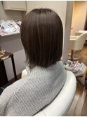 ほんのりグレージュ