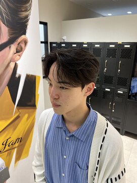 ステージ(STAGE) ダウンパーマ　ニュアンスパーマ　センターパート