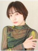 ナチュラルブラウン×耳かけOKの小顔ショートボブ×やわらか前髪