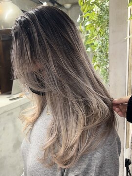 アポロ 横浜駅店(apollo) エアタッチバレイヤージュ/ホワイトベージュ/横山