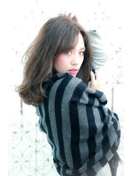 メルクマール(MERKMAL) セクシーな大人セミディ