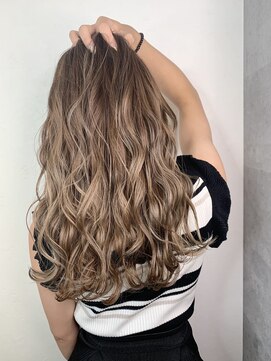 モーション 新宿(motion) milk tea グラデーション