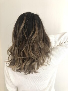 ブロッサム ひばりヶ丘(Blossom) 20代30代ハイライトバレイヤージュブリーチ立体感透け感