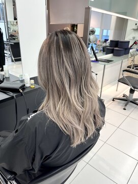 トニーアンドガイ 原宿店(TONI & GUY) フルブリーチ、シャドールーツ、バレイヤージュ、グレーベージュ