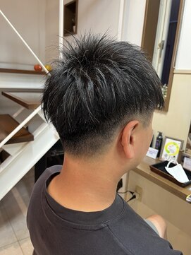 コアフィールフィス(COIFFURE fils) 《見附　今町》メンズ　束感短髪　刈り上げ