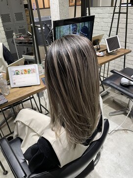 フェリア 渋谷(Feria) 【Feria渋谷】シルバーバレイヤージュ☆渡邉悟