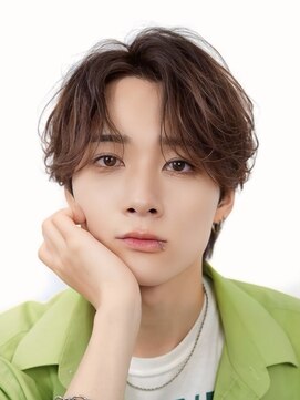 オーシャントーキョーウエスト 心斎橋 (OCEAN TOKYO WEST) 韓国ヘアニュアンスパーマカルマセンターパートコンマヘアウルフ