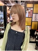 クリームベージュのミディアムレイヤー【坂根】