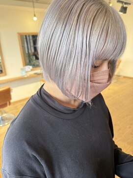 ヘア デザイン ギタ(HAIR DESIGN GHITA) シルバーホワイト