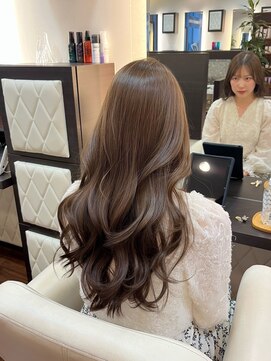 ヴィサージュ ギンザ VISAGE GINZA 透明感グレージュ×韓国風レイヤーロング