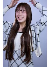 アンアタッシュ(UNE ATTACHE) Mallow Greigeが笑顔を咲かせる大人可愛い艶ロング