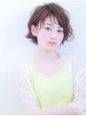斜めバング　クラシカルふわ軽ショート