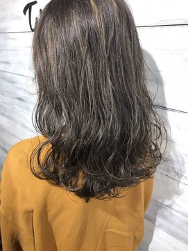 トワイスアップ(TWICE UP) ハイライトスタイル/アッシュブラック/カーキベージュ/縮毛矯正