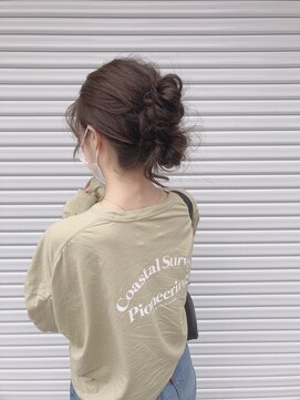 アーヌ エヌン(Anu Nn) リラックスダブルシニヨンヘア