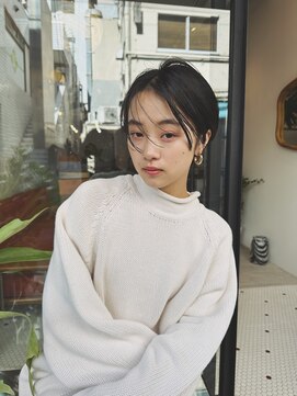 ヒュージ 三軒茶屋(huge) 顔周りの遊びが可愛いショート_カーキグレージュフェザーバング