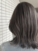 ラウレア(LAULEA) ハイライトカラー/シルバーカラー/デザインカラー/カラーカット