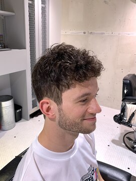 フランクスバーバーザスタンド(Frank’s barber the stand) メンズナチュラルフェードショートカールF