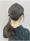 ローポニーテール　巻き付けアレンジ