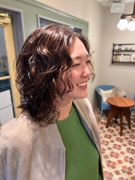 ヨナサン(Yona Saint) 秋冬のスパイラルパーマ