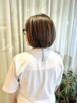 アミリアバイザザ(amiliea by ZA/ZA) ハイライトカラー×ミニボブ