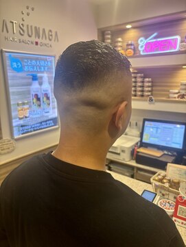 銀座マツナガ 神田店 短髪スキンフェード震災刈りアイロンパーマベリーショートメンズ