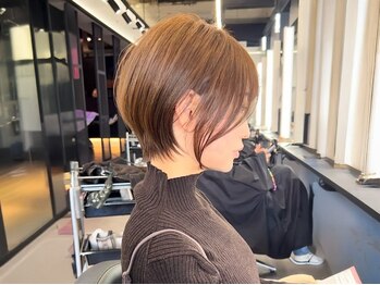 ブレス ヘアデザイン(BLESS hair design)の写真/《朝のスタイリングも楽に》骨格や髪の癖に合わせてカットするのでブローだけで自然にまとまるスタイルに