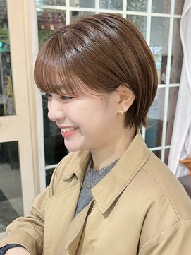 ヒビヲ(HIBIO) 横浜オリーブベージュブリーチなしダブルカラー外ハネボブ30代