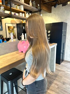 マスカリ(muscali) 星華,小顔,レイヤーカット,くすみベージュ