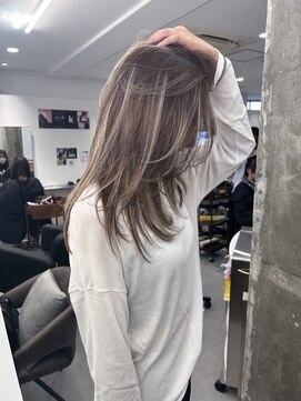 キング 高槻(K!ng) 縮毛矯正髪質改善ハイライトレイヤーカット枚方美容室エクステ
