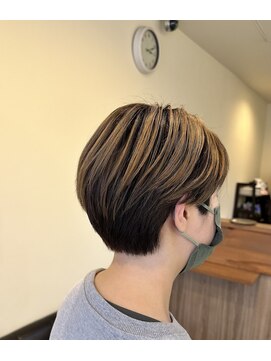 マジョリ(ma jolie) 耳出しショート