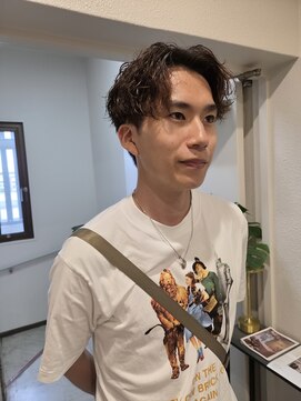 イット(it.) it. YUI シャドーパーマ センター分け 夏ver.