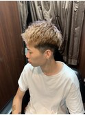 ホワイトミルクティー　ショート刈り上げ
