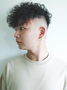 サンディーズバーバーショップ(Sandees) カーリーフェード
