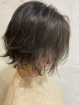 ルーツヘアーガーデン(Roots hair garden) コテ巻き風パーマ×アクセサリーカラー