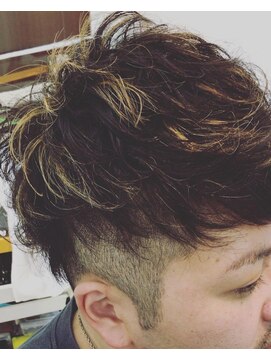 ビューティーサロンビックファイブ BEAUTY SALON Vic5 ツーブロメッシュ無造作スタイル