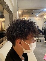 ロイジー(roijir)&nbsp;表参道roijir ツイストスパイラル×メンズパーマ
