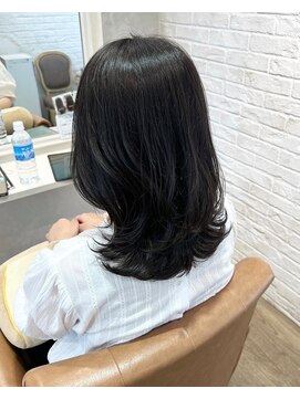 マカナ(makana) 大人っぽくくびれレイヤー