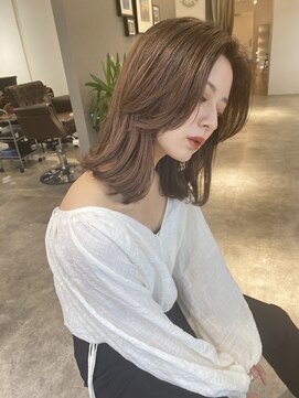 イニット 奈良新大宮(init.) 20代 30代 40代 ペールベージュ 大人ガーリー 結べるボブ