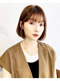 大人可愛い20代30代40代小顔ワンサイドショートボブ丸み重めボブ