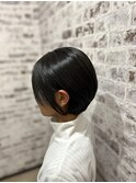 耳掛け前下がりショートボブ