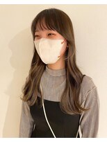 エン(en,)&nbsp;インナーカラー/顔周りカット/ミルクティーベージュ