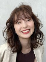 ノイカーム(noi Calm)&nbsp;顔周りレイヤーカットくびれヘアミルクティーベージュカラー