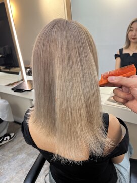 ブレンド 渋谷(BLend) グレージュマチルダボブインナーグレージュ 前髪ベージュ