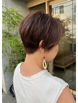 ペレ(pele)&nbsp;大人ショート　刈り上げショート　白髪ぼかし　ハイライト