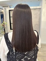 ヴィサージュバスク(VISAGE ba.s.k) ナチュラルだけど印象的!オリーブベージュの透明感カラー