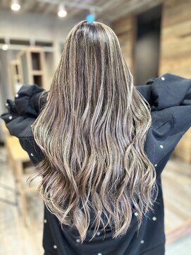 ウェリラバイハク(WeLila by haku) 白髪ぼかしハイライト/ハイライト/レイヤーカット/髪質改善