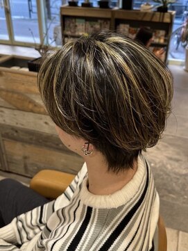 アース オーセンティック 三鷹店(EARTH Authentic) ゴールドベージュハイライト